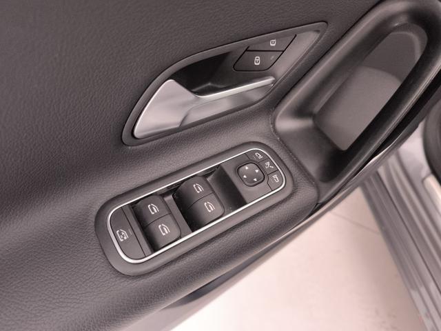 MERCEDES-BENZ A 180 180 d Business auto