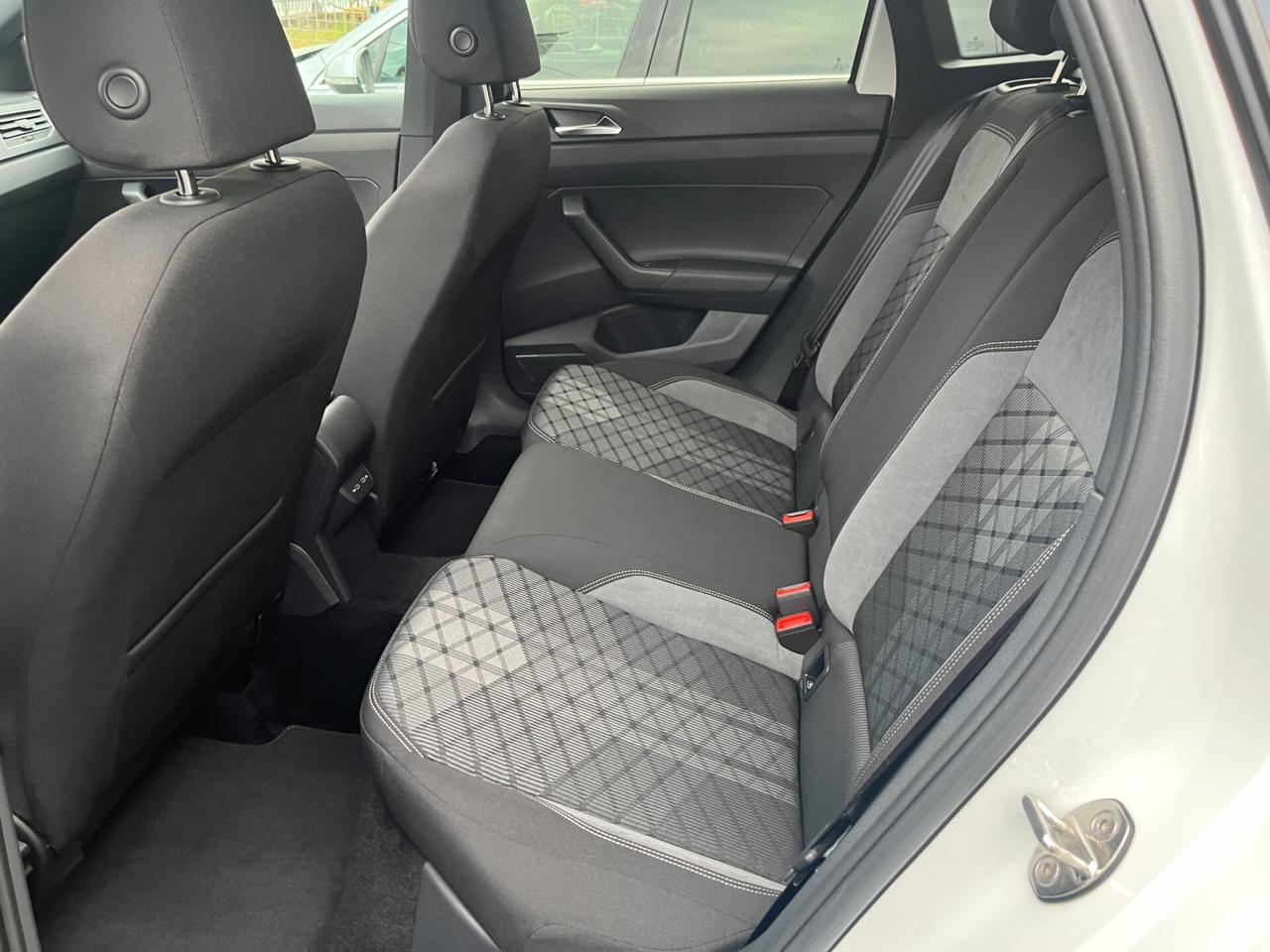 Volkswagen Taigo 1.0 TSI 115 CV DSG R-Line**KM 27635**