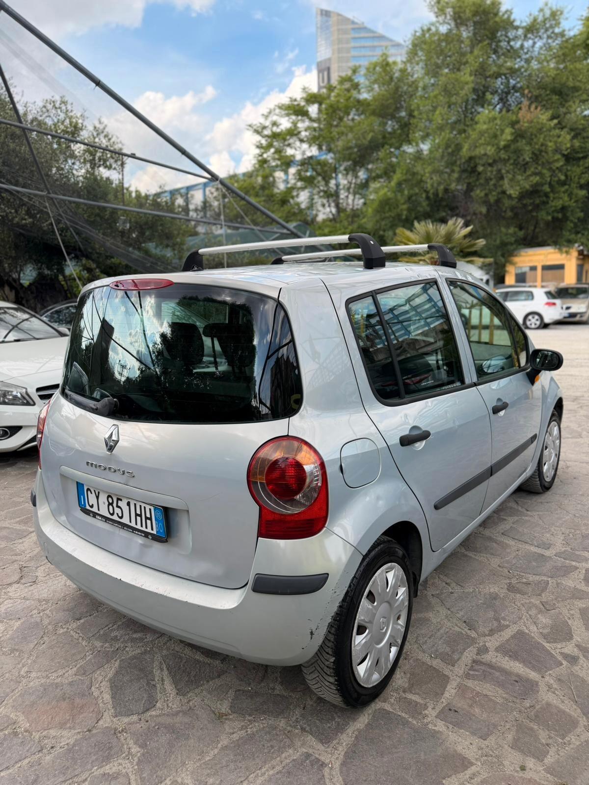 Renault Modus 1.2 16V Luxe Privilège