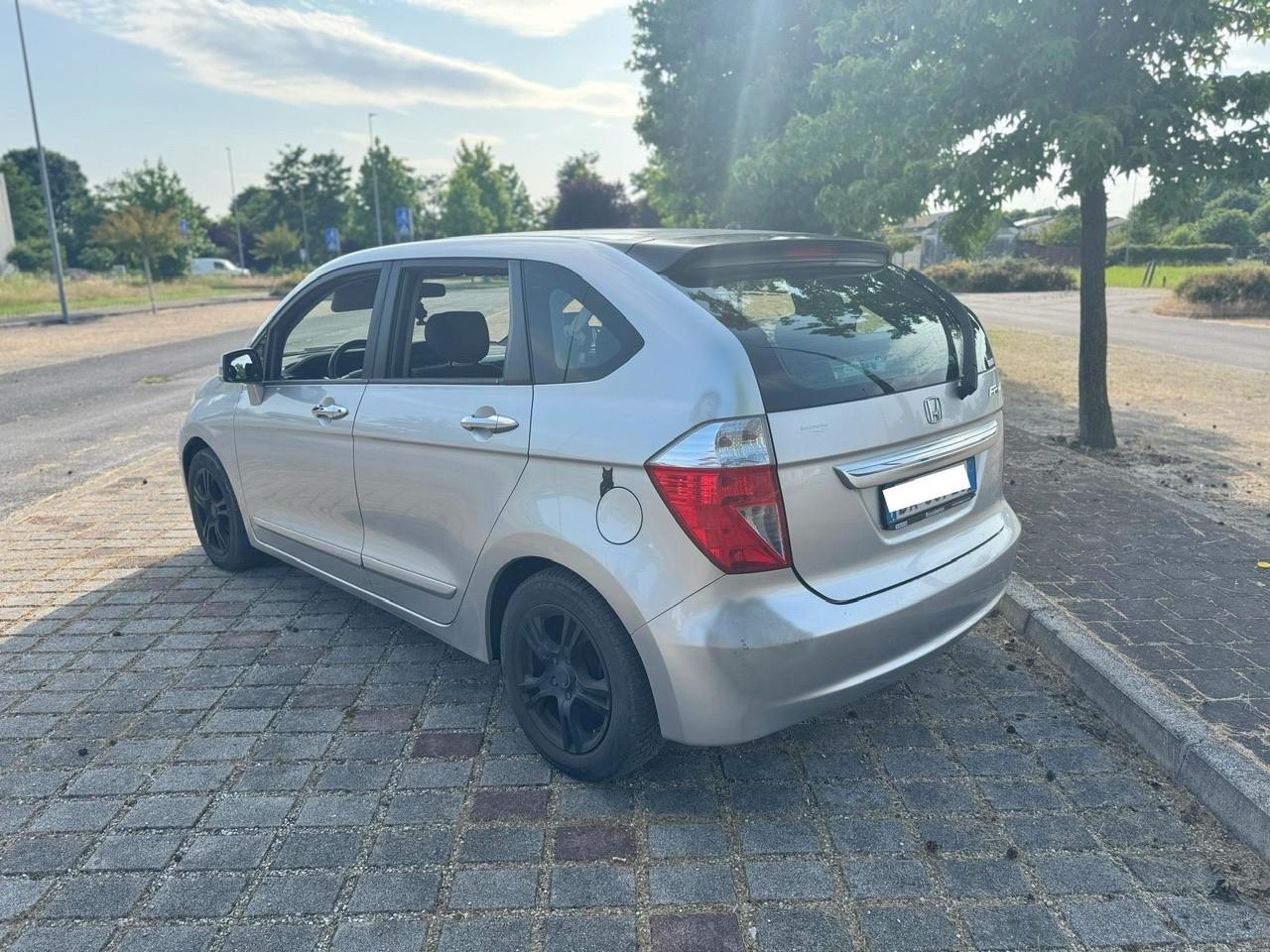 Honda FR-V 2.0 16V i-VTEC Executive LH