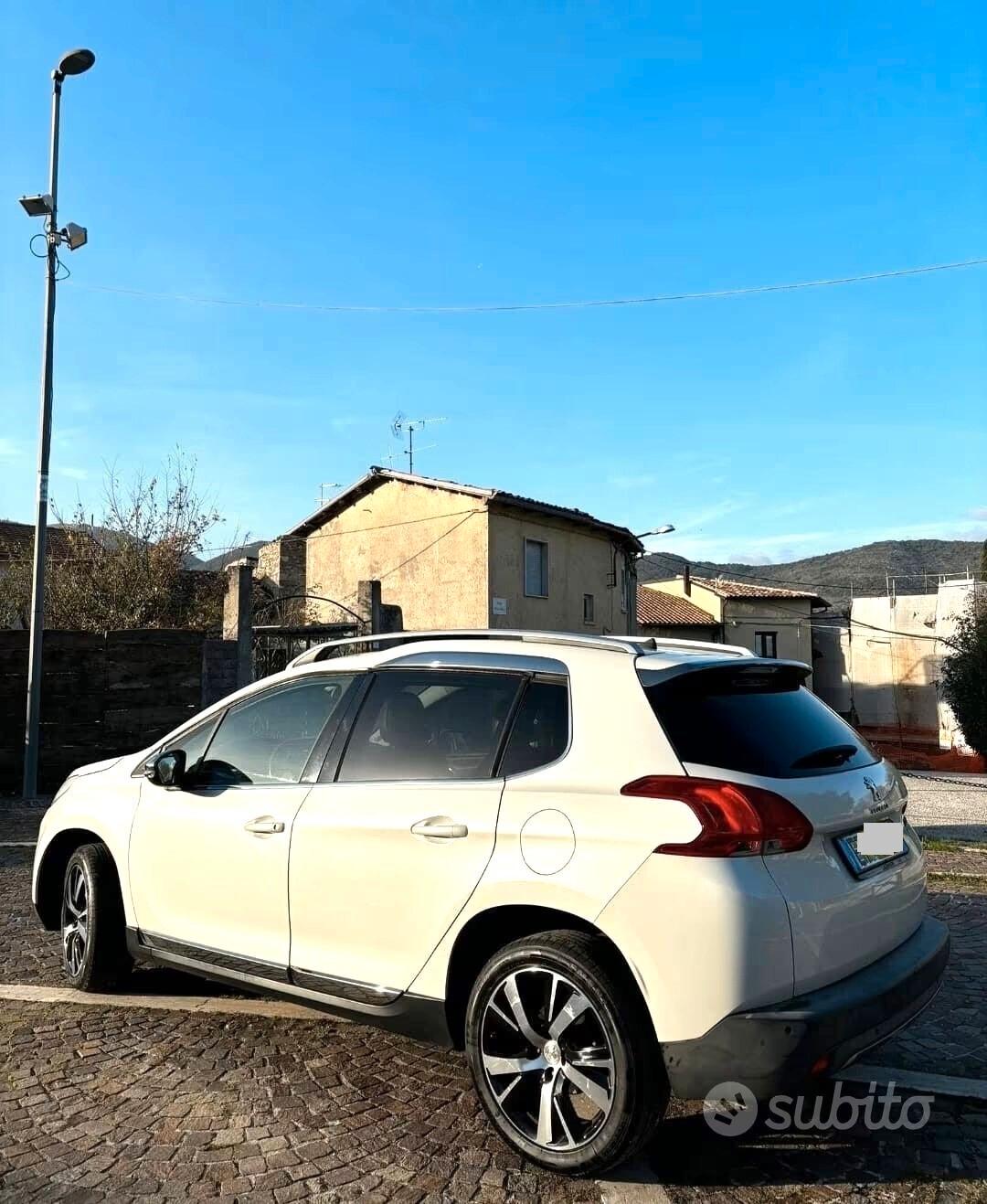 PEUGEOT 2008 1,6 HDI-TETTO PANORAMICO-3 REVISIONI