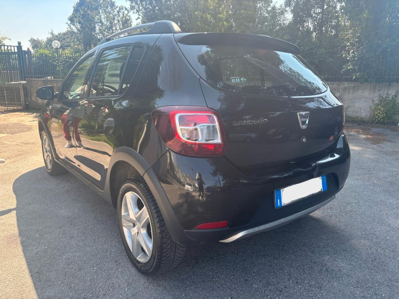 DACIA SANDERO STEPWAY 1.5 DCI Laureate - 2014