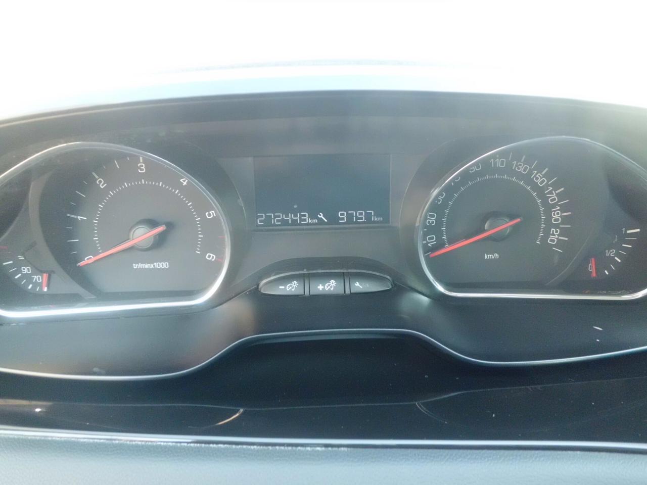 Peugeot 208 1.4 HDi 68 CV 5 porte Allure