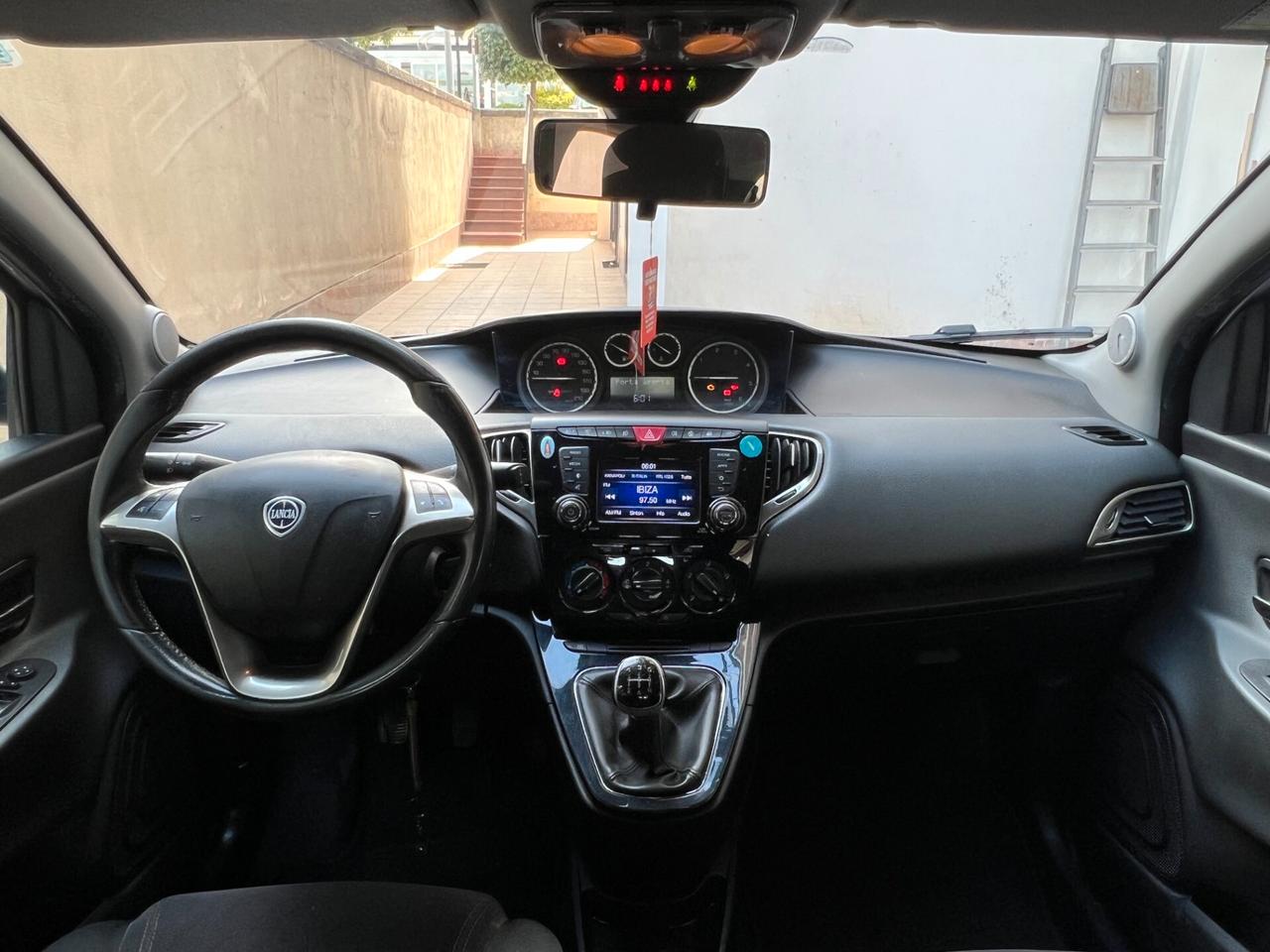Lancia Ypsilon 1.3 MJT 95 CV 5 porte S&S Gold