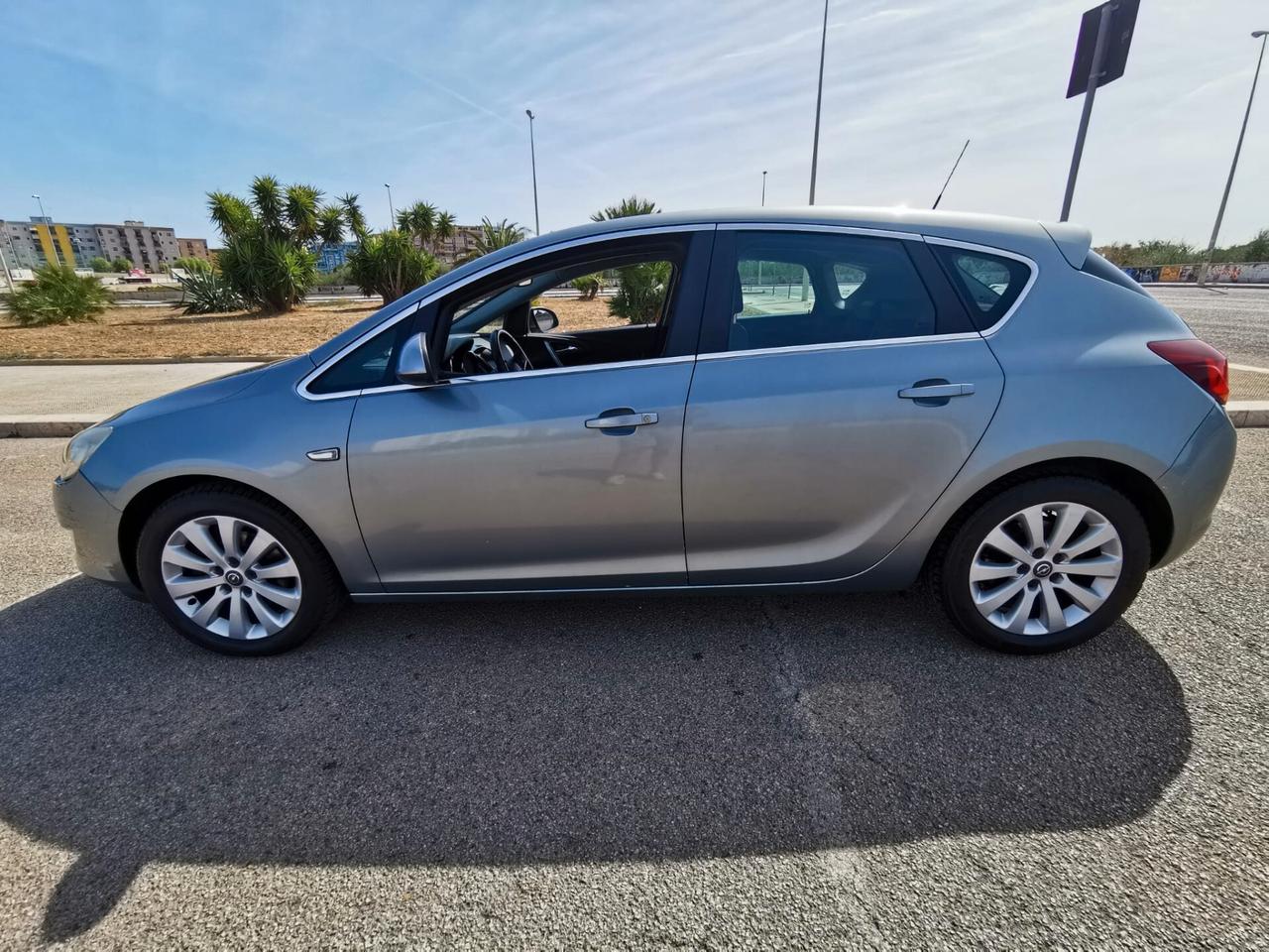 Opel Astra 1.7 CDTI 110CV 5P. Cosmo 12/2010