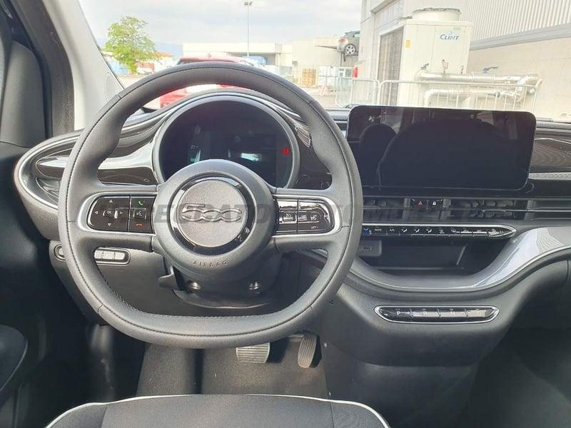 FIAT 500 Nuova 500 Hatchback My23 La Nuova 500 - 320 Berlina