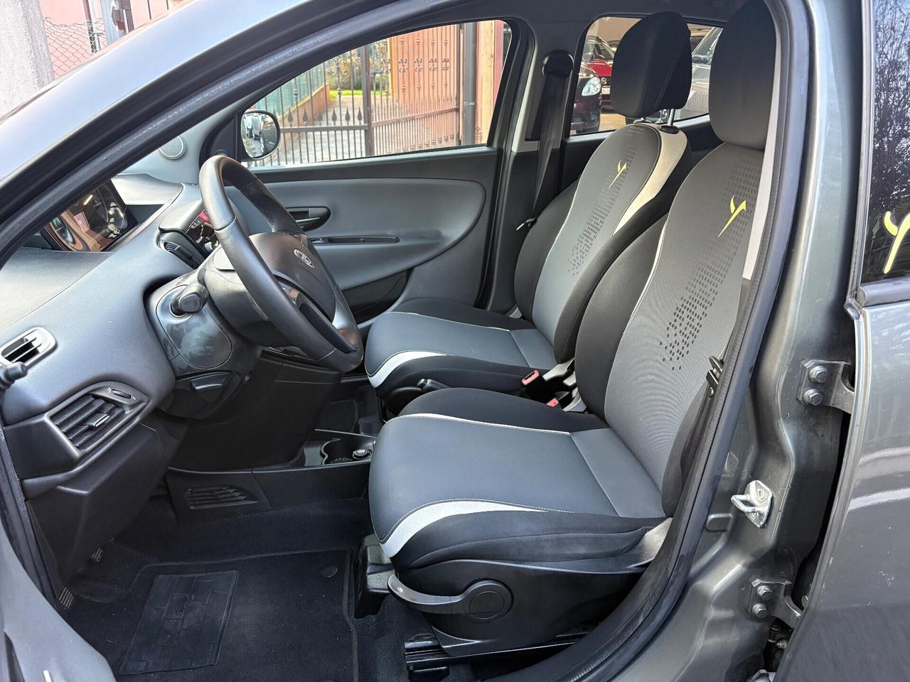 Lancia Ypsilon 1.2 BENZINA 2014 NEOPATENTATI