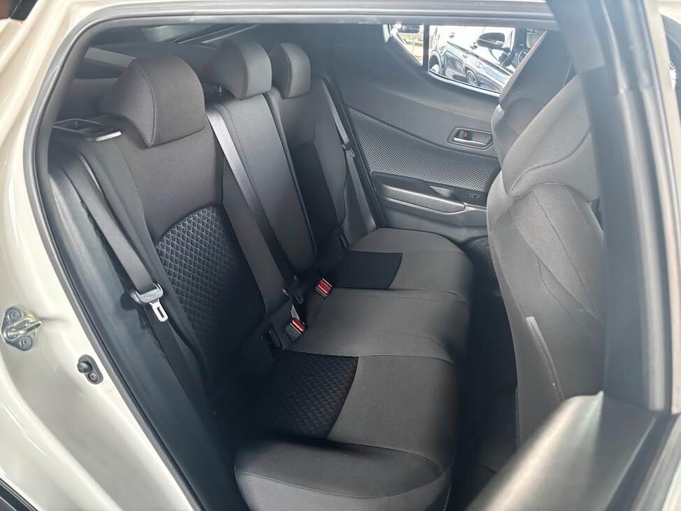Toyota C-HR 1.8 Hybrid E-CVT Business