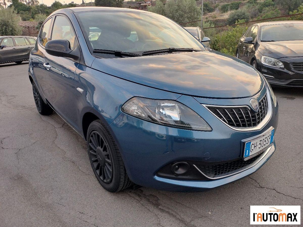 LANCIA - Ypsilon 1.0 firefly hybrid Silver s&s 70cv