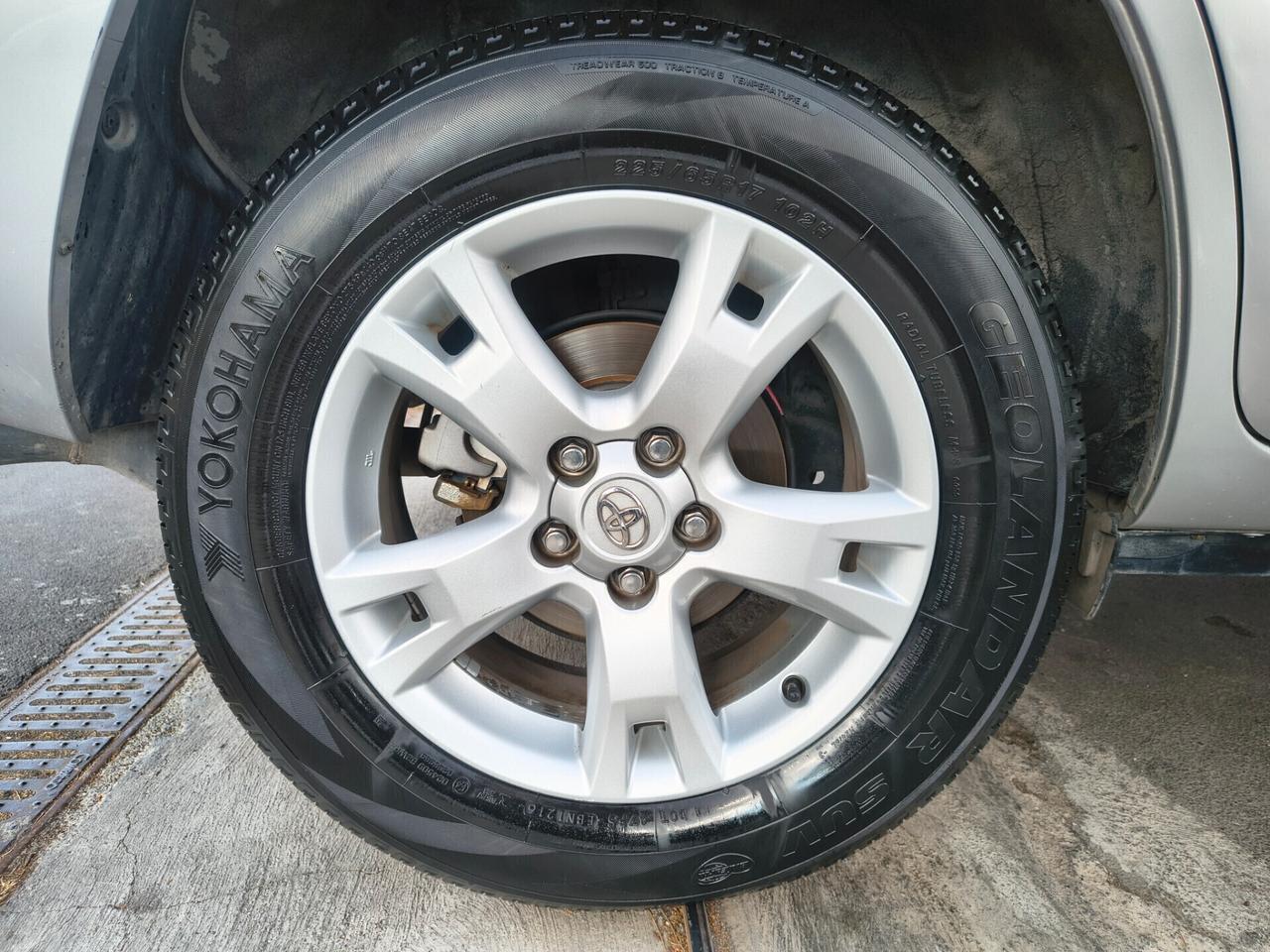 TOYOTA RAV4 2.2 DIESEL MODELLO LUXURY ANNO 2009