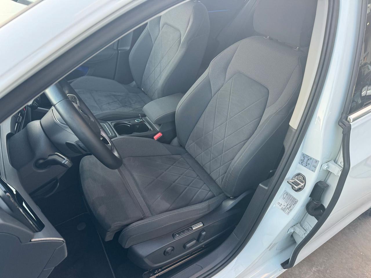 Volkswagen Golf 2.0 TDI 150 CV DSG SCR Style