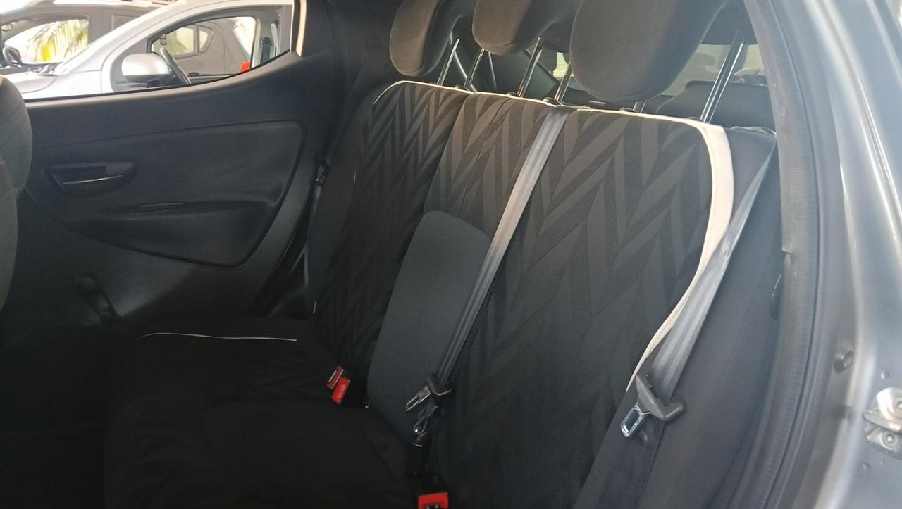 Lancia Ypsilon 85 CV 5 porte Gold CAMBIO AUTOMATICO