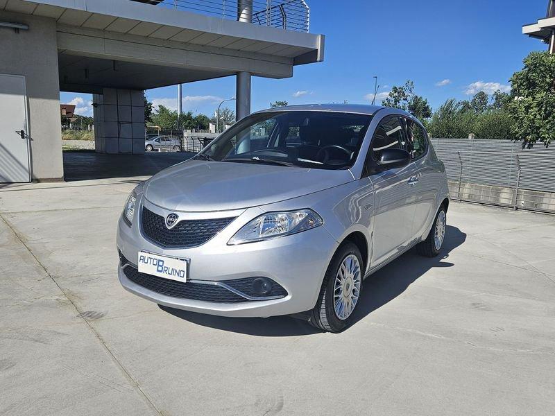 Lancia Ypsilon 1.2 69 CV 5 porte GPL Ecochic Gold con BONUS EASY GO'