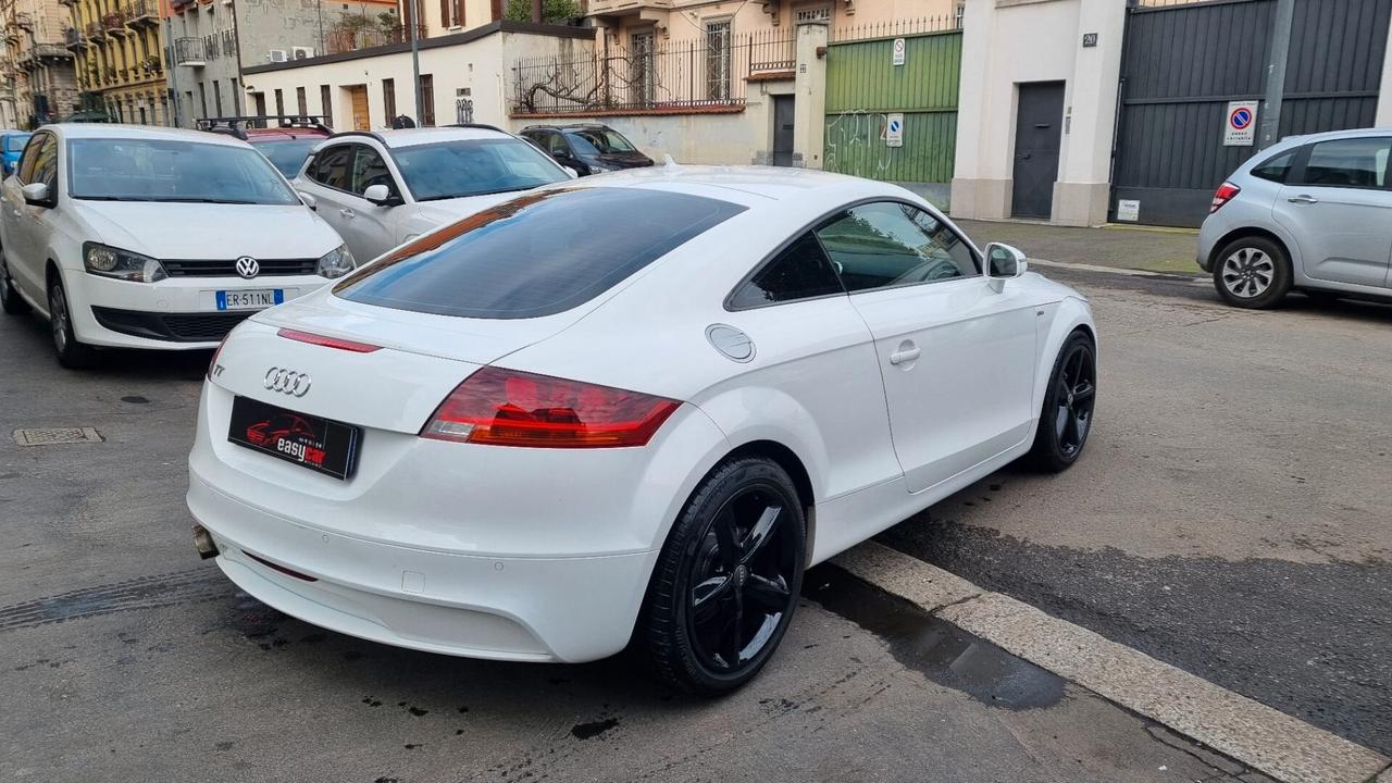 Audi TT Coupé 2.0 TFSI - S Line interno ed esterno