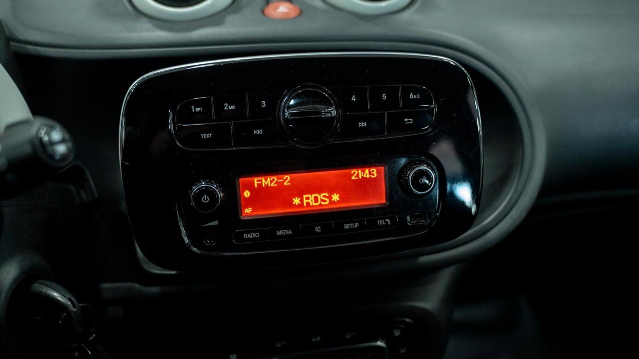 Smart ForFour 1.0 YOUNGSTER 71CV LED ITALIANA FULL OPTIONAL