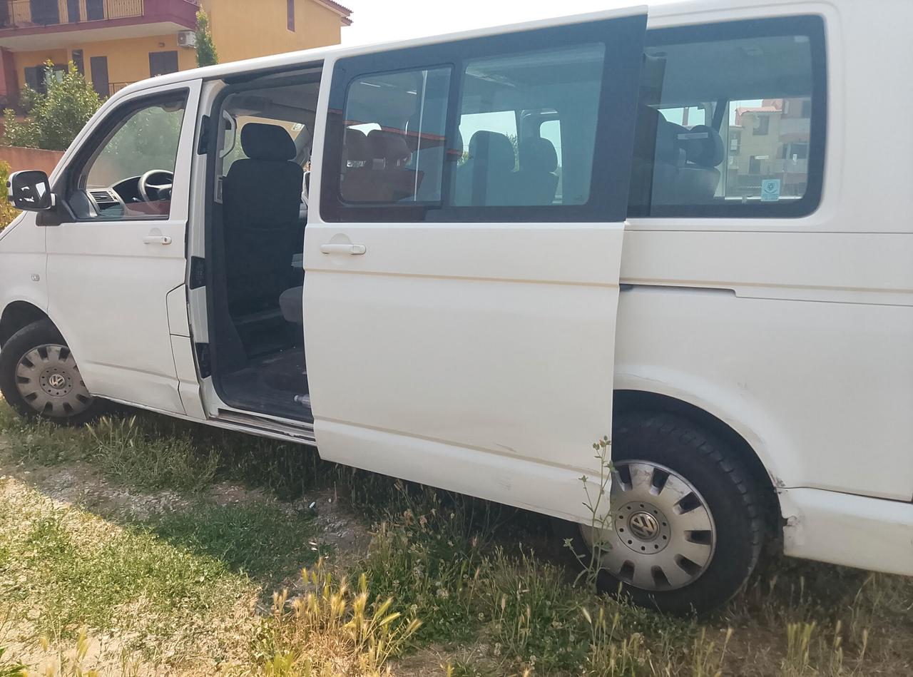Volkswagen Transporter 2.5 TDI/130CV 9 posti anno 2007