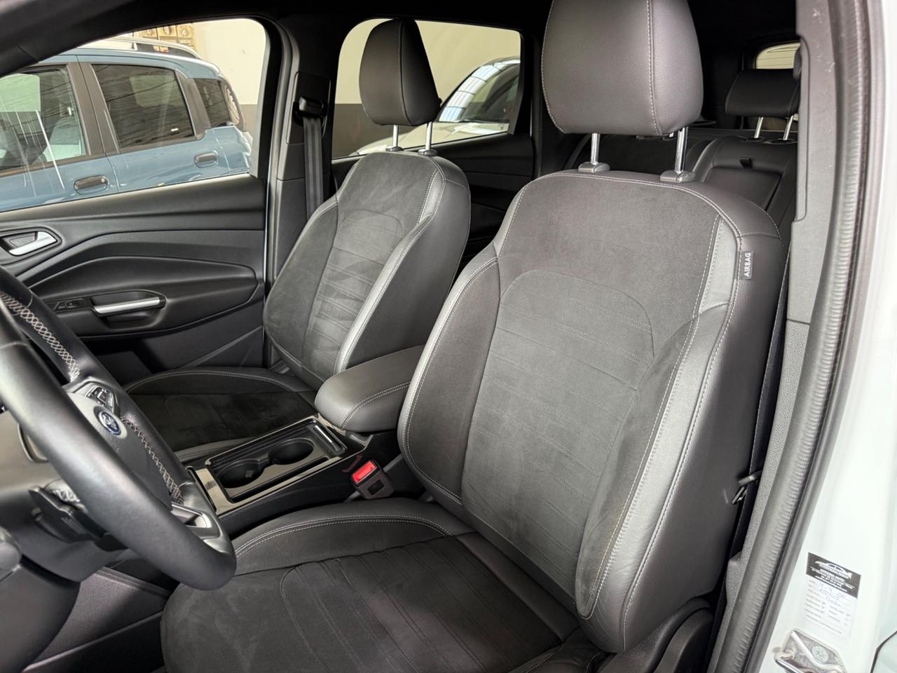 Ford Kuga 1.5 TDCI 120 CV S&S 2WD Powershift ST-Line