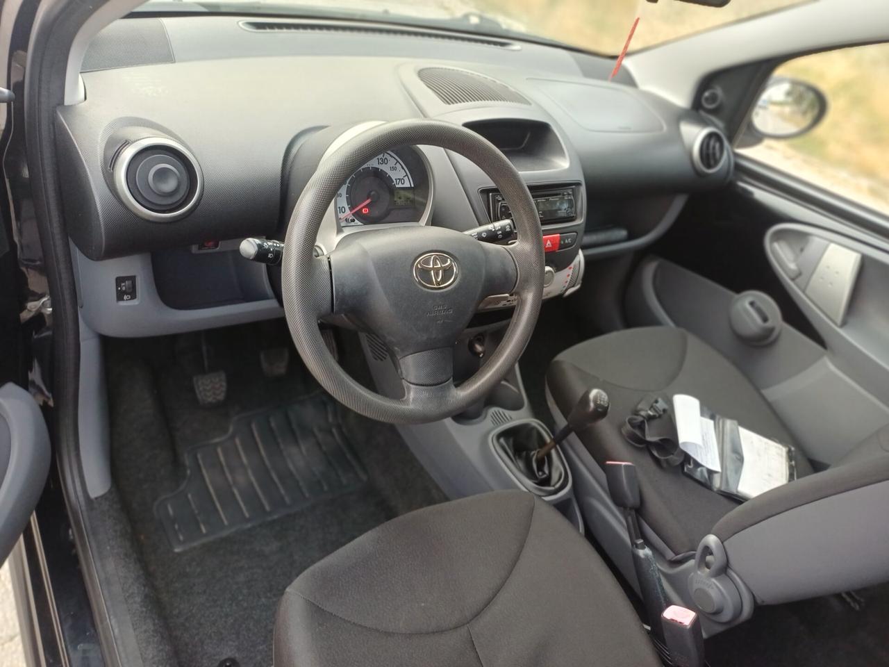 Toyota Aygo Connect 1.0 VVT-i 72 CV 5 porte x-cool
