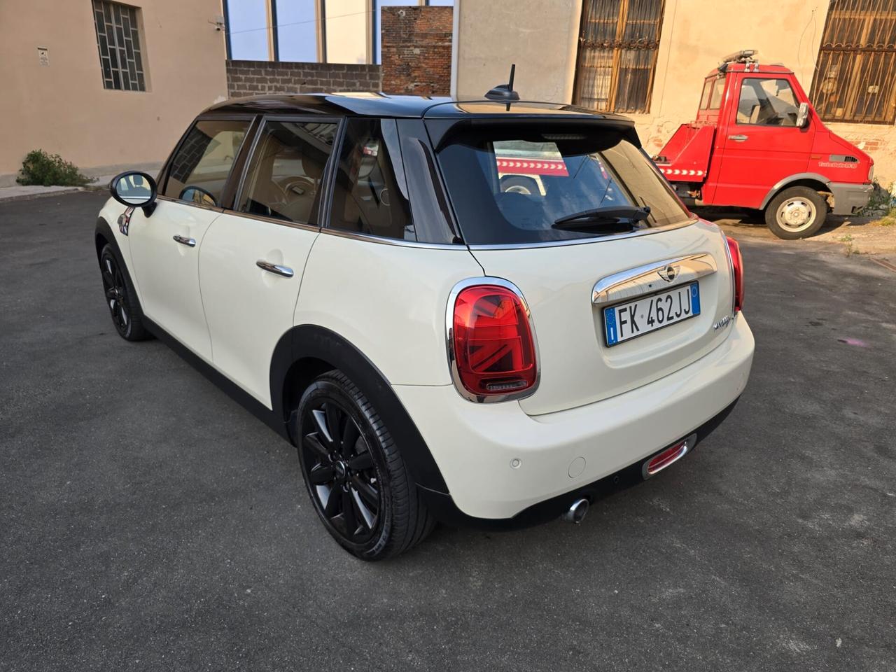 Mini Cooper d 1.5 116cv full perfetta tutta tagliandata casa madre accetto permute