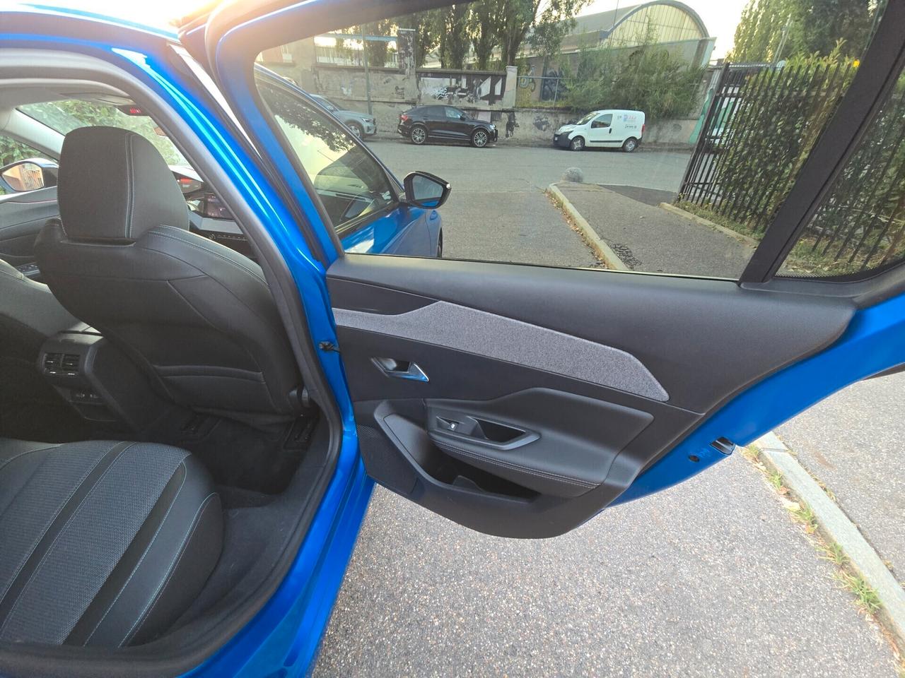 PEUGEOT 308 Allure 1.2 Turbo 130 EAT8 (modello nuovo)