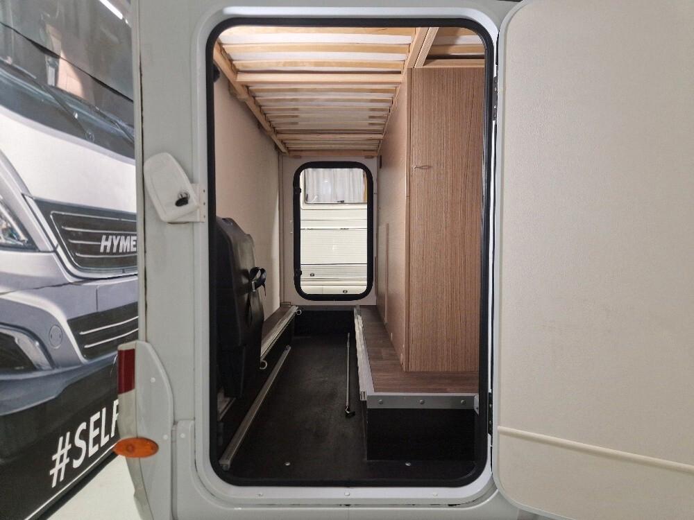 CAMPER VAN CARADO V132