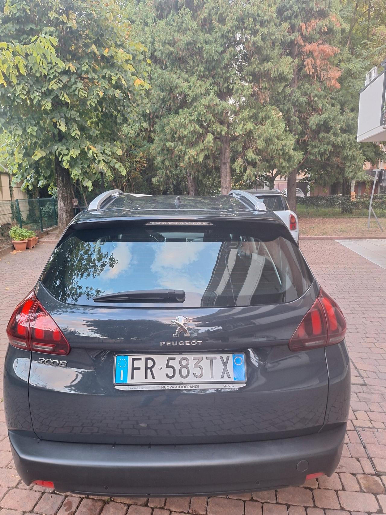 Peugeot 2008 PureTech 82 Allure Benz/Gpl