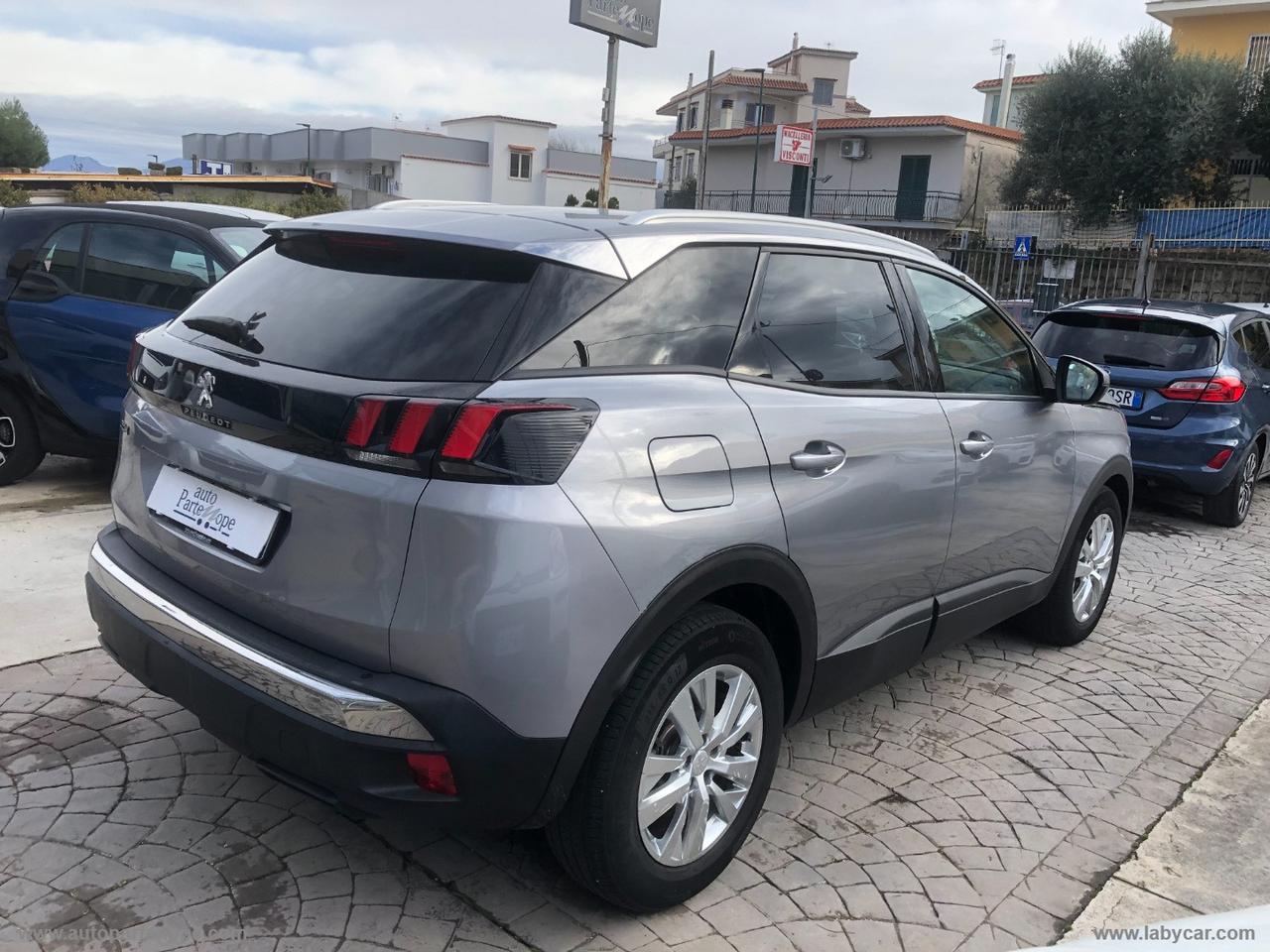 PEUGEOT 3008 BlueHDi 130 S&S Business