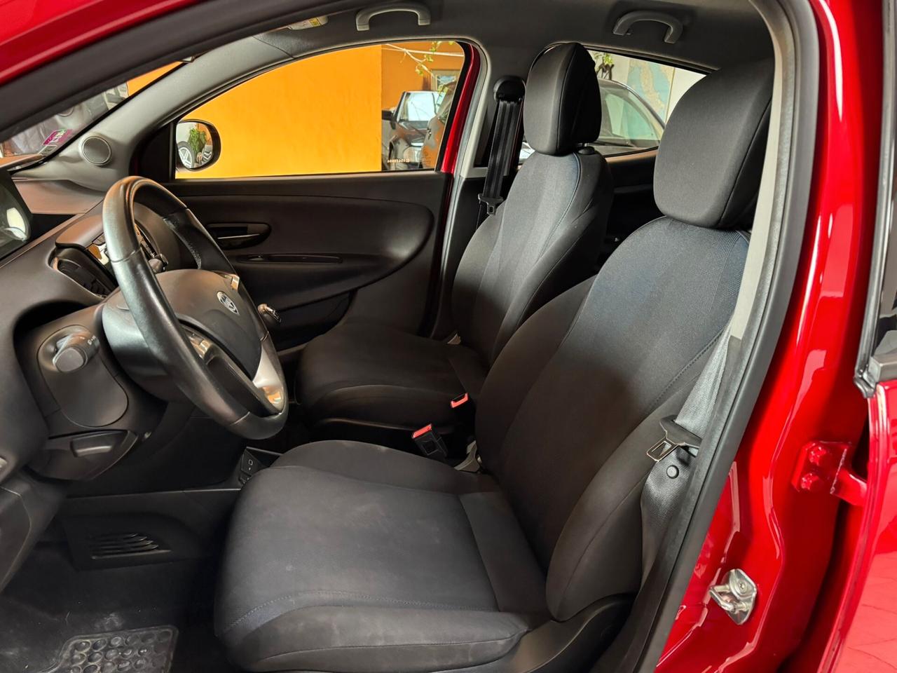 Lancia Ypsilon 1.2 69 CV 5 porte S&S Platinum