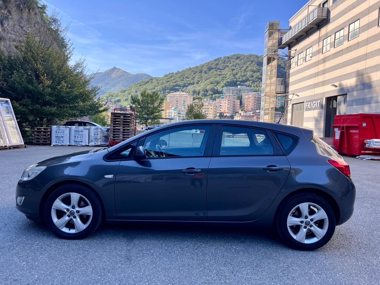 Opel Astra 1.7 CDTI 110CV 5 porte Cosmo