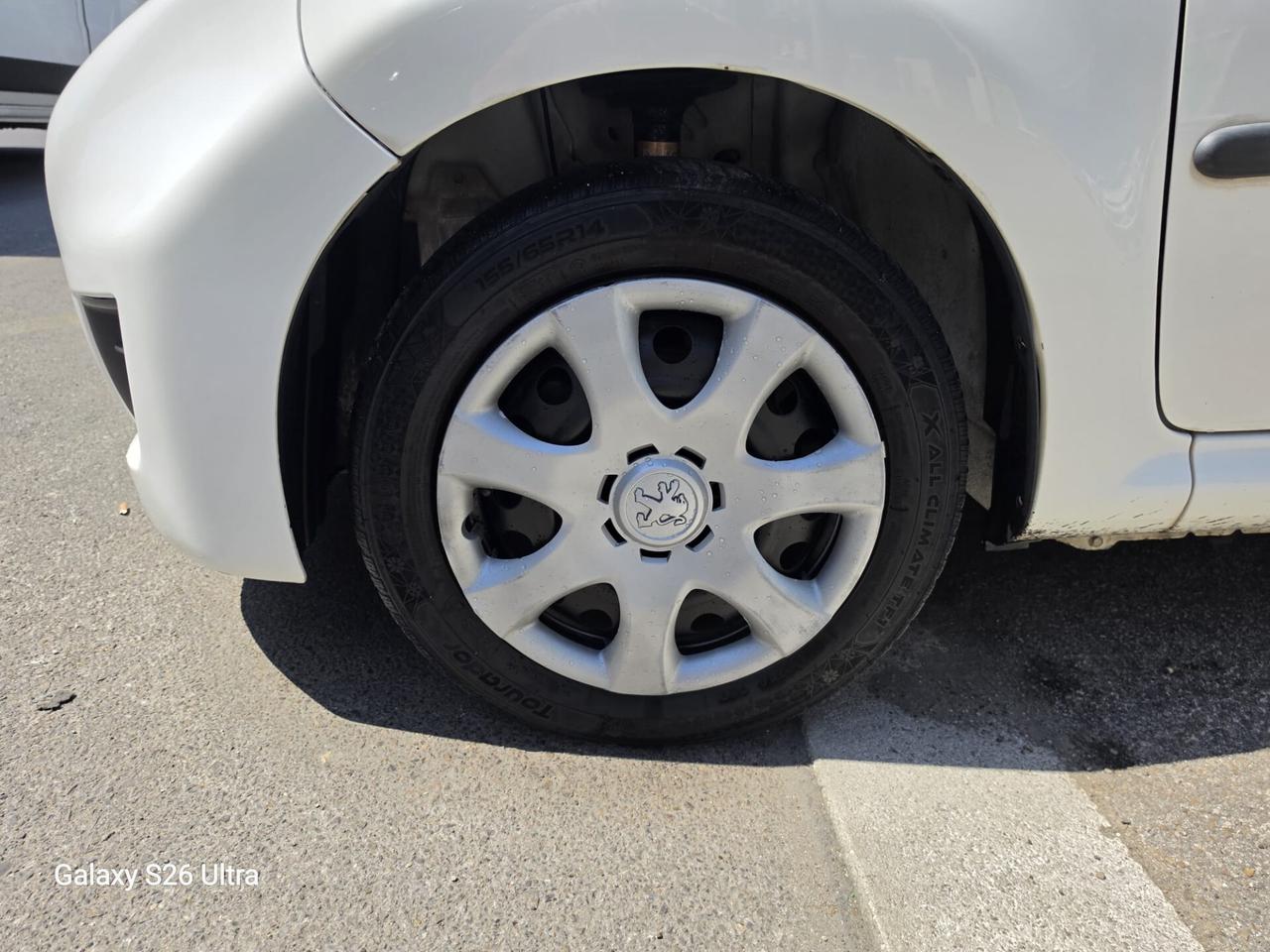 Peugeot 107 1.0 BENZINA - 5 PORTE - ANNO 2011