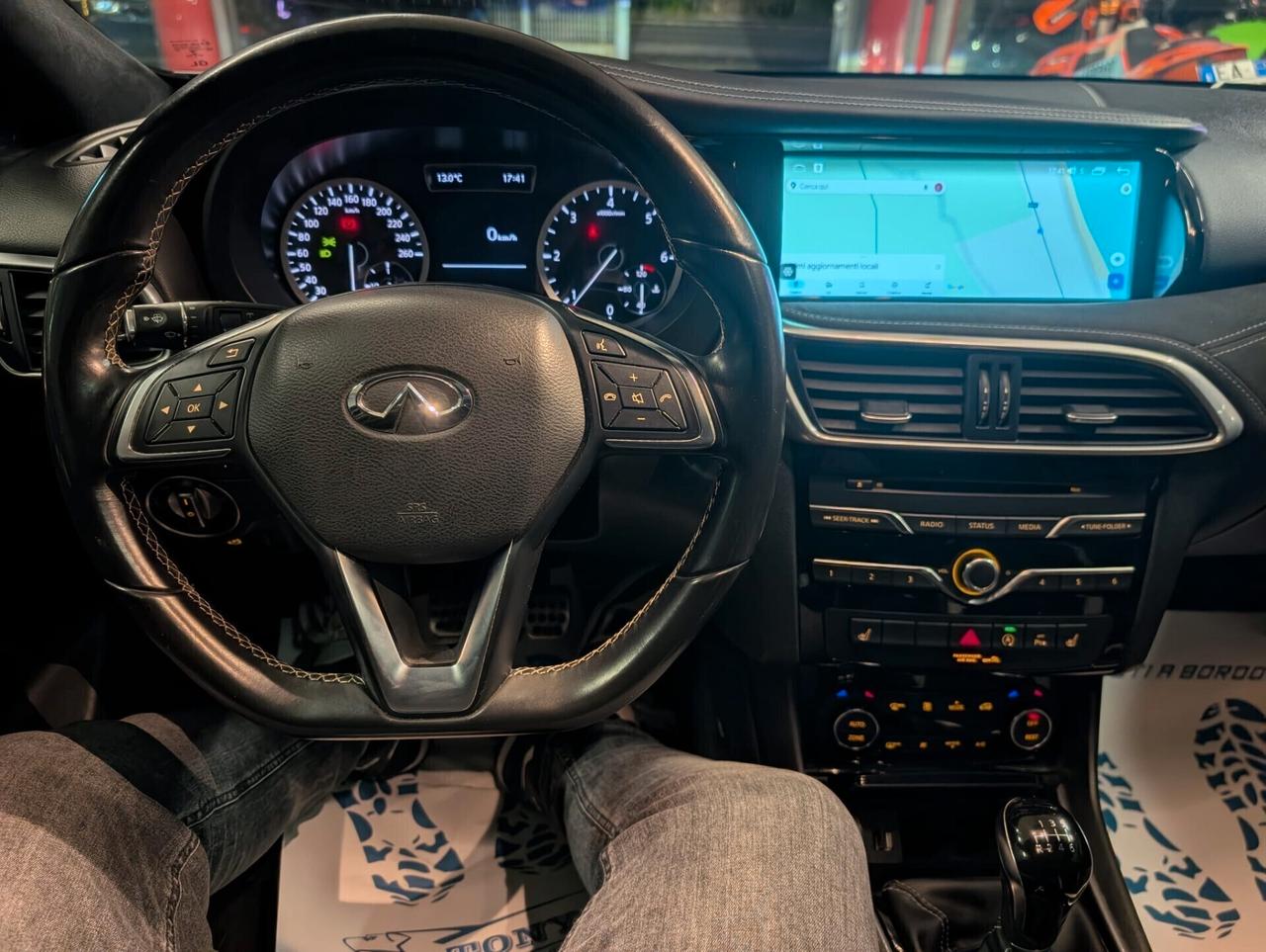 Infiniti Q30 1.5 diesel Sport Black