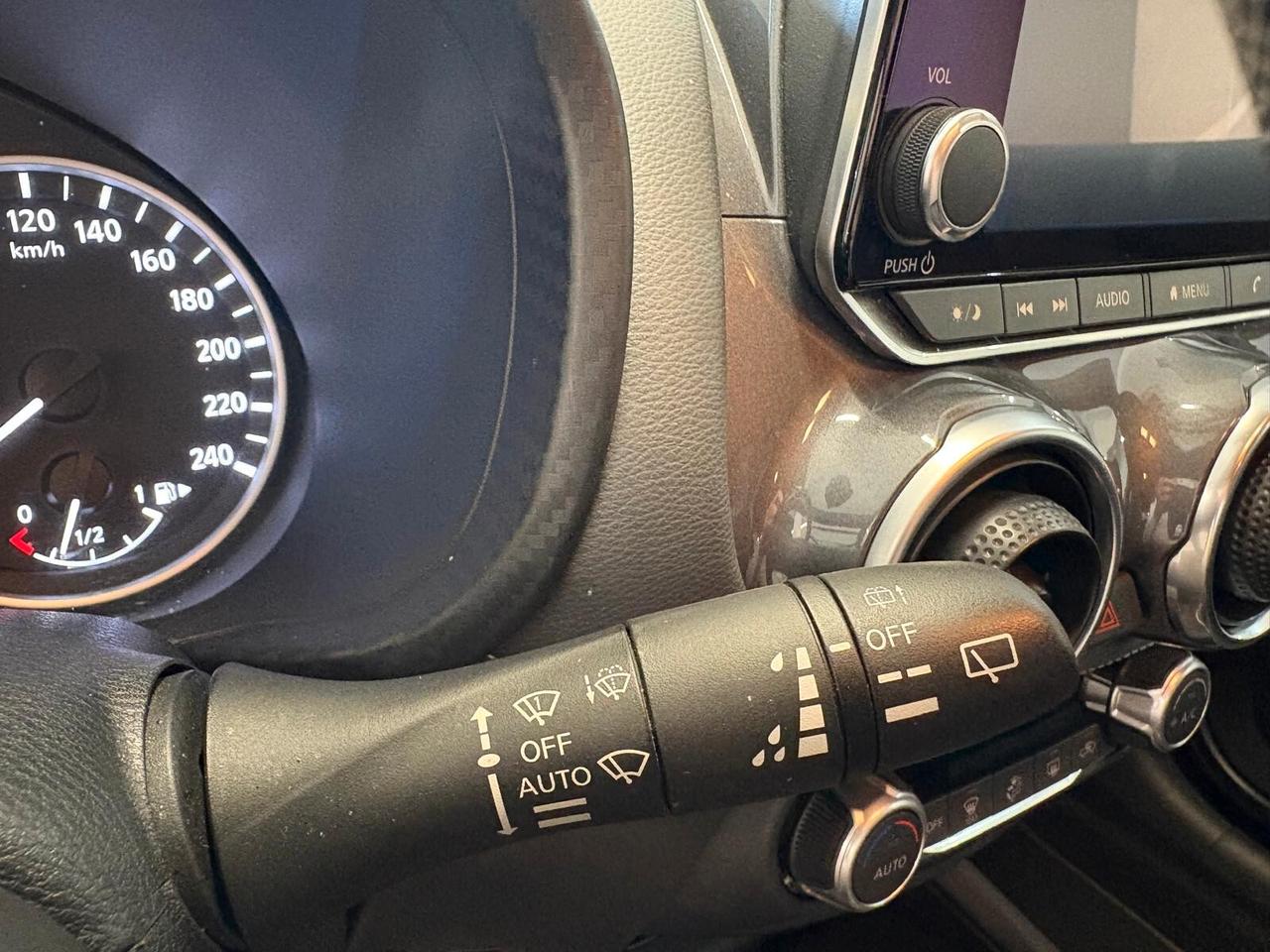 Nissan Juke 1.0 DIG-T 114 CV N-Connecta