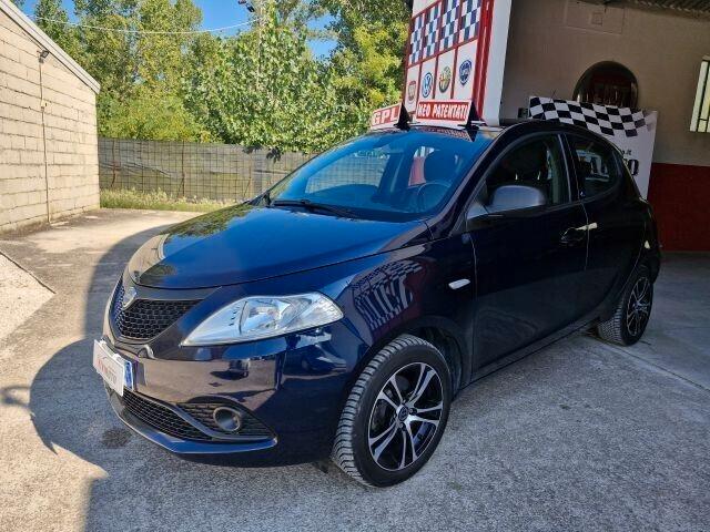 Lancia Ypsilon 1.2 69 CV 5 porte GPL Ecochic Elefantino Blu
