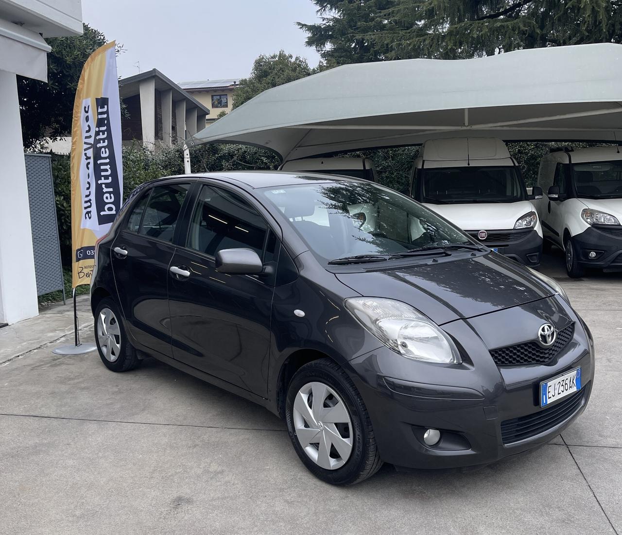 Toyota Yaris 1.0 5 porte