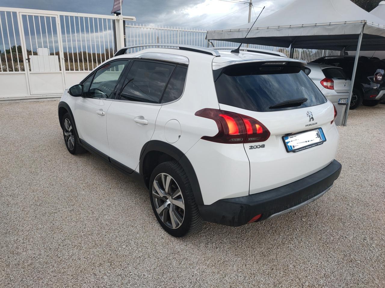 Peugeot 2008 BlueHDi 120 S&S Allure