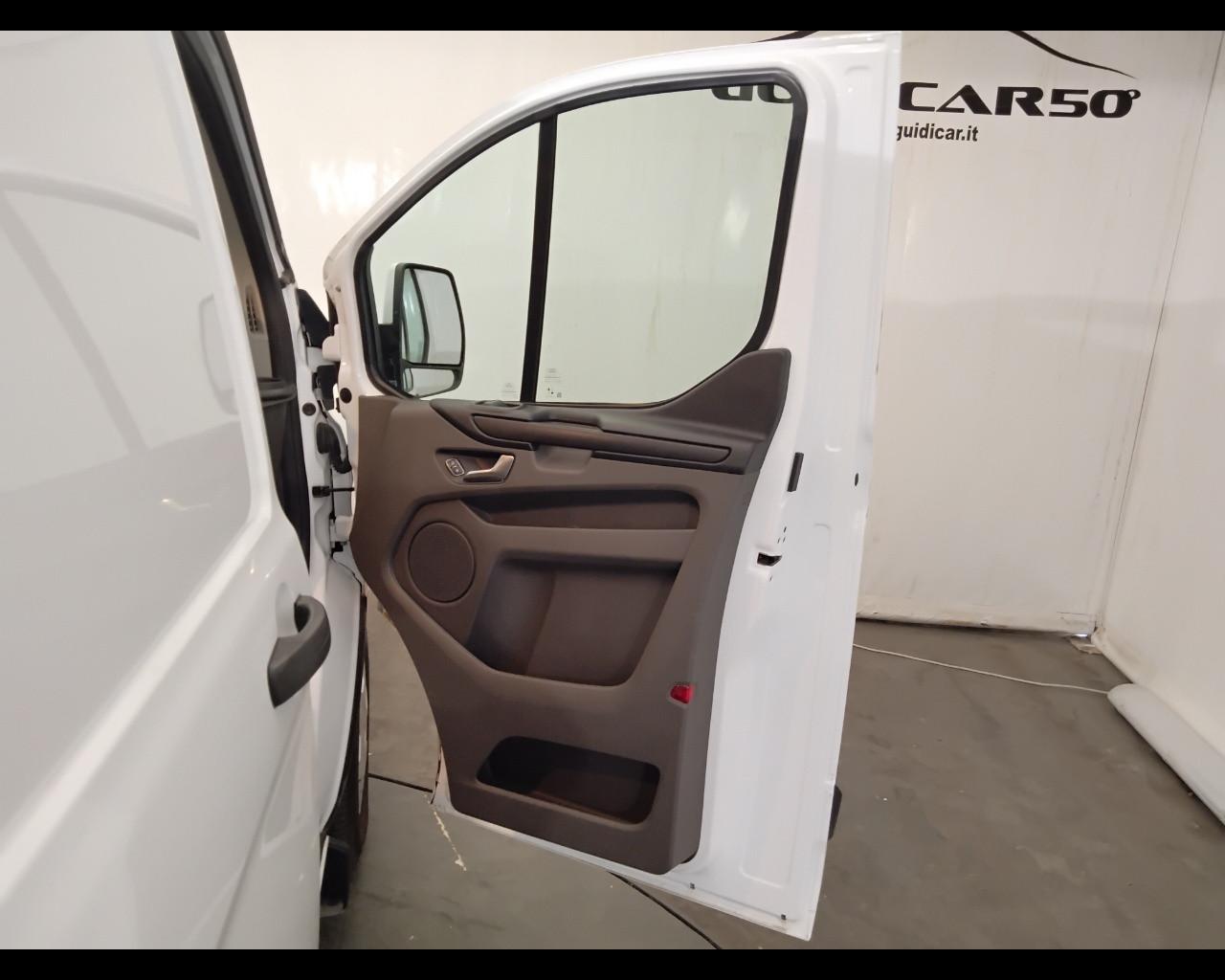 FORD Transit Custom 280 2018 - transit custom 280 2.0 tdci 130cv