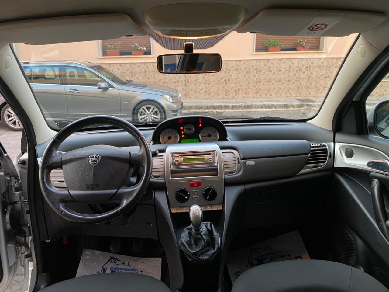 Lancia Ypsilon 1.2 Platino