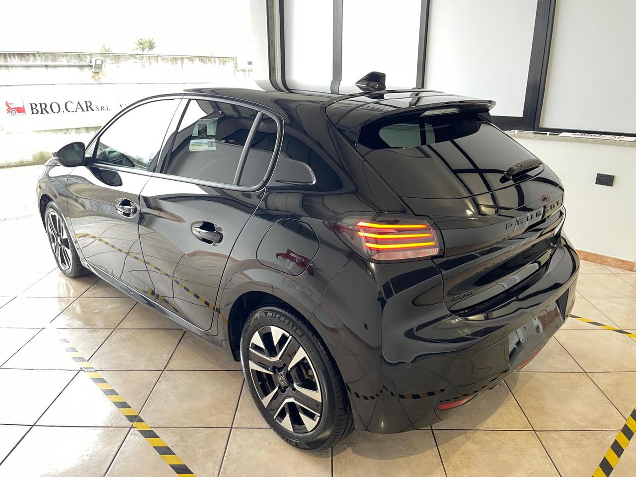 Peugeot 208 1.2 100cv 5 porte Allure NO VINCOLO DI FINANZIAMENTO