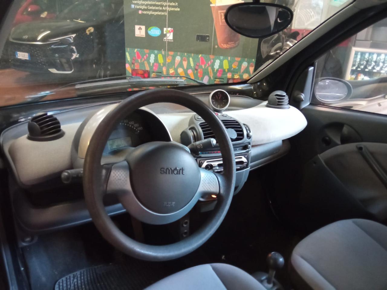 Smart ForTwo 700 coupé pure 61CV