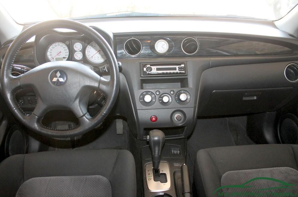 Mitsubishi Outlander 2.4i 16V 4WD Sport