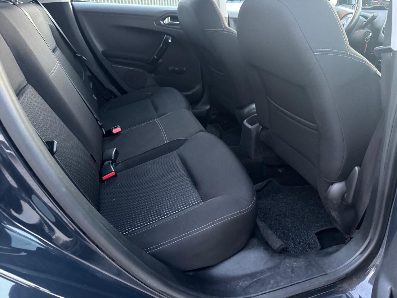 Peugeot 208 PureTech 82 5 porte Allure