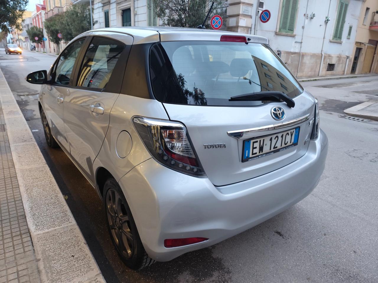 Toyota Yaris 1.5 Hybrid 75CV Lounge