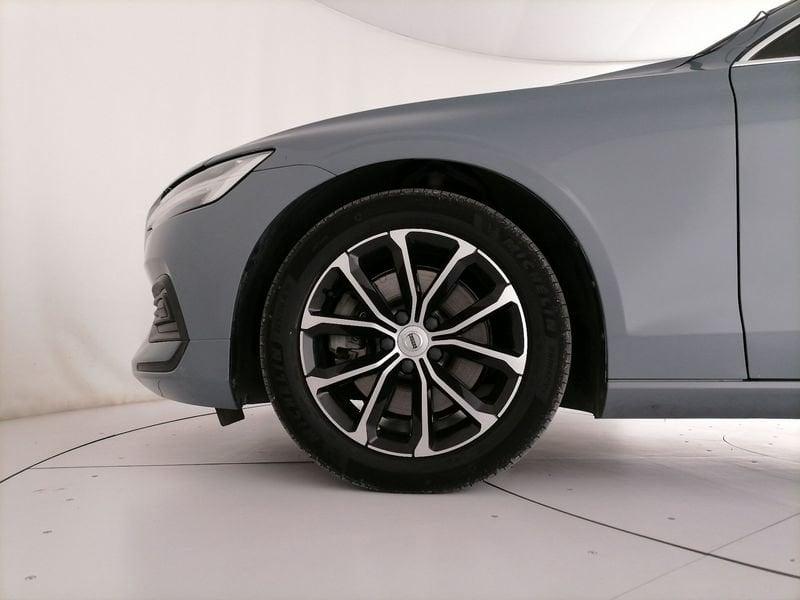 Volvo V60 2.0 b3 Momentum Business Pro auto 8m my21