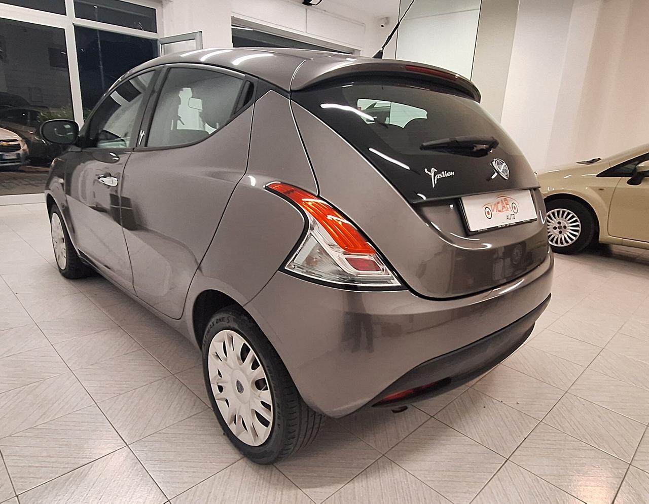 Lancia Ypsilon 1.3 MJT 16V 95 CV 5 porte S&S Silver