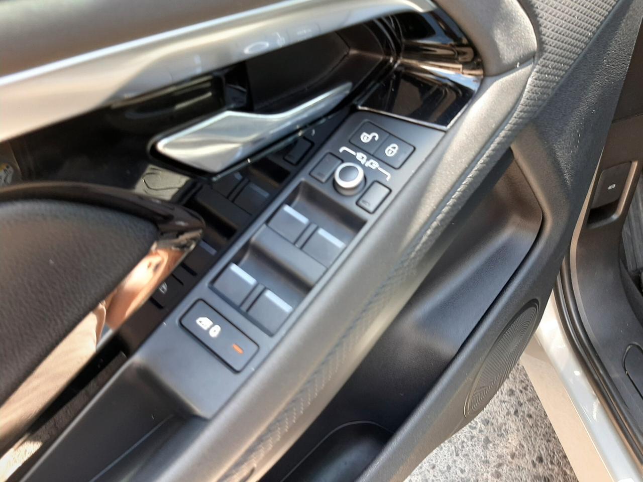 Land Rover Range Rover Evoque 2.0D I4-L.Flw 150CV AWD Auto R-Dynamic SE