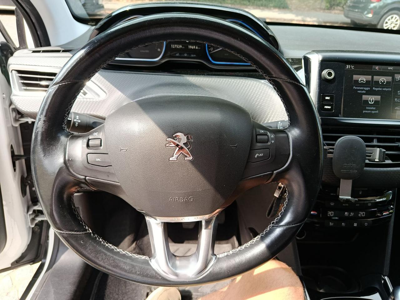 Peugeot 2008 Allure 1.6 Blue HDI 120 #6505
