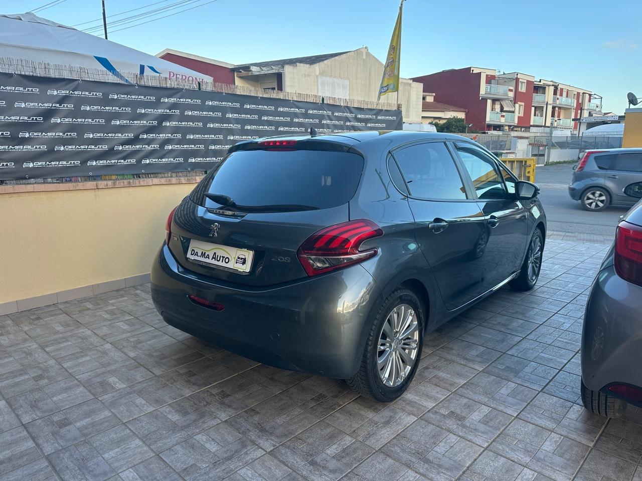 Peugeot 208 PureTech 82 5 porte Allure