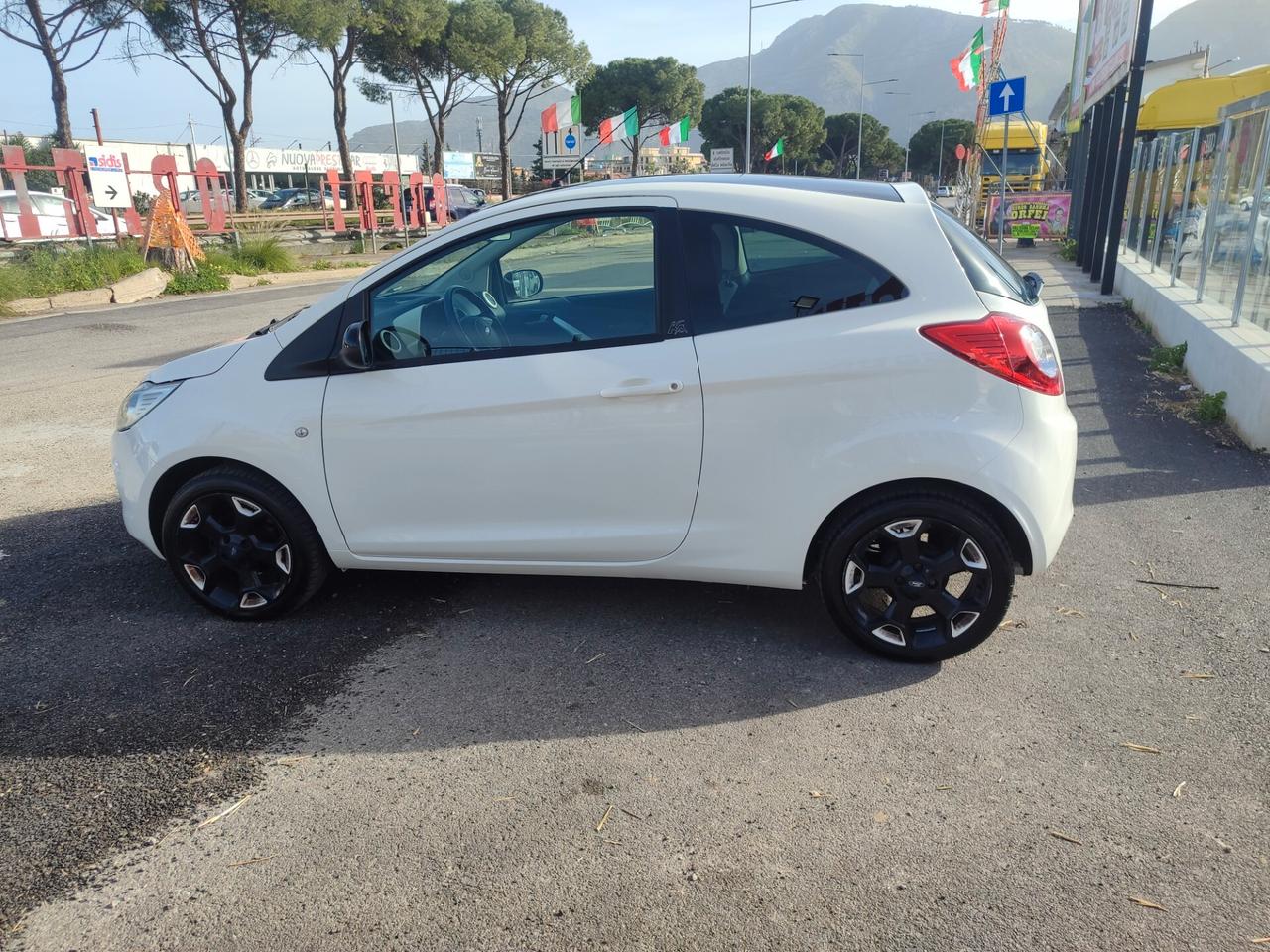 Ford Ka 1.2 8V 69 CV Black&White Edition