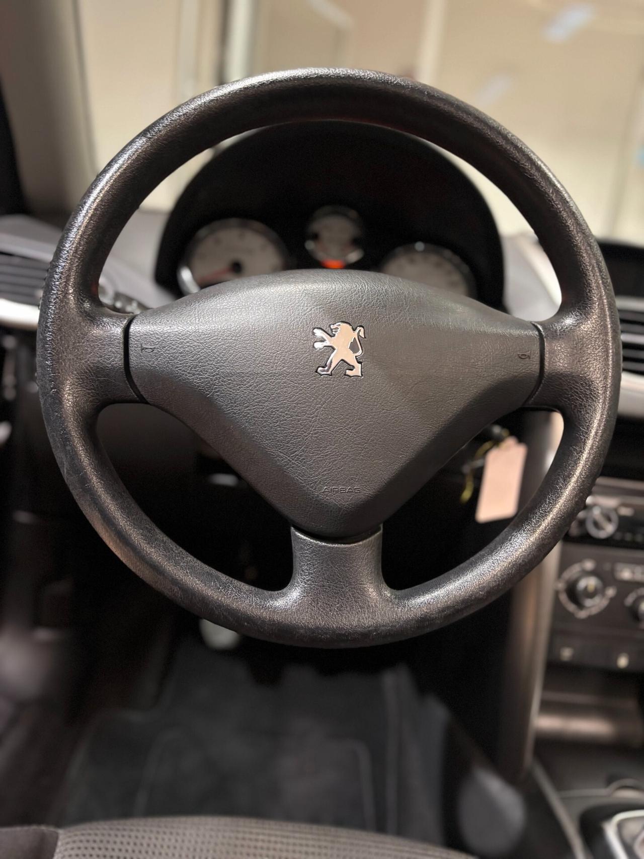 Peugeot 207 CC 1.6 hdi 8v Tecno 112cv