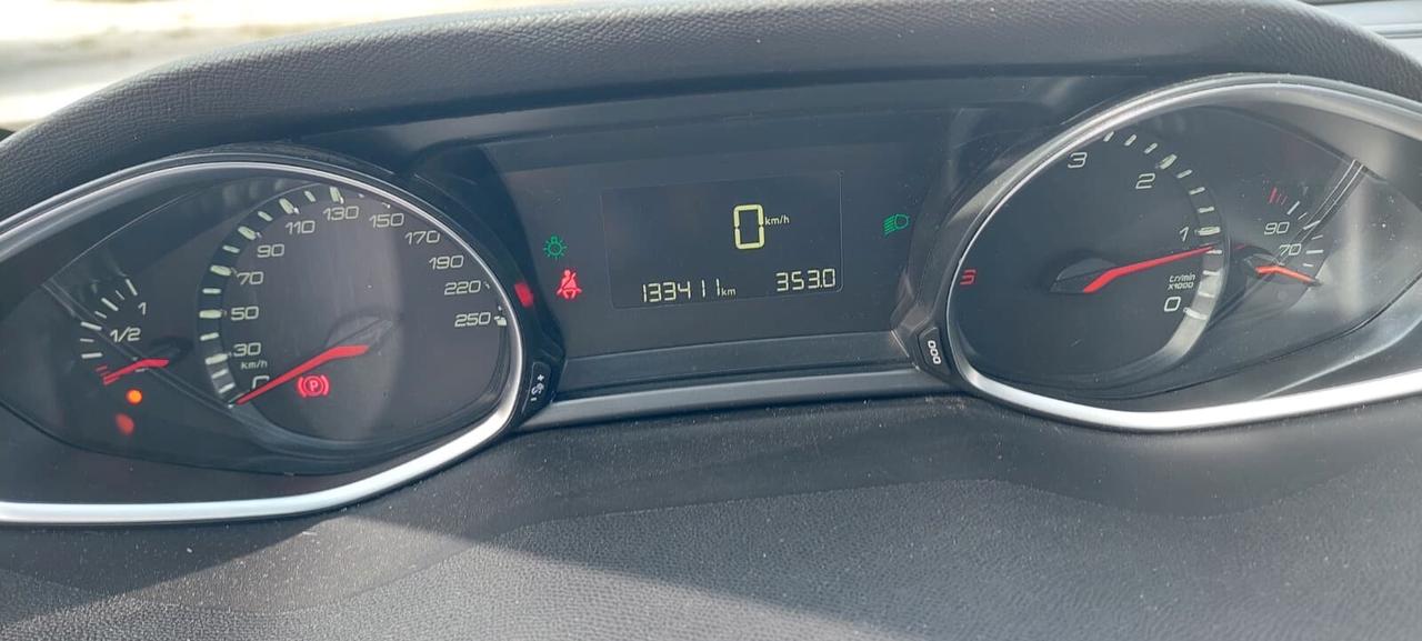 Peugeot 308 BlueHDi 120 S&S Business